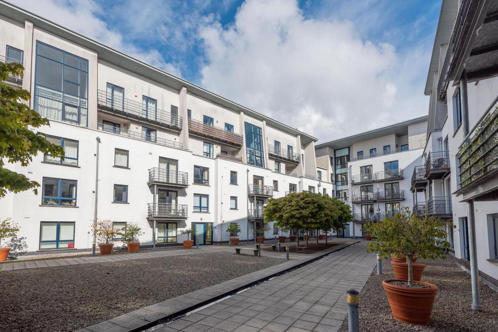 Whitehall Square Apartments- Queen'S Quarters Belfast Exteriör bild